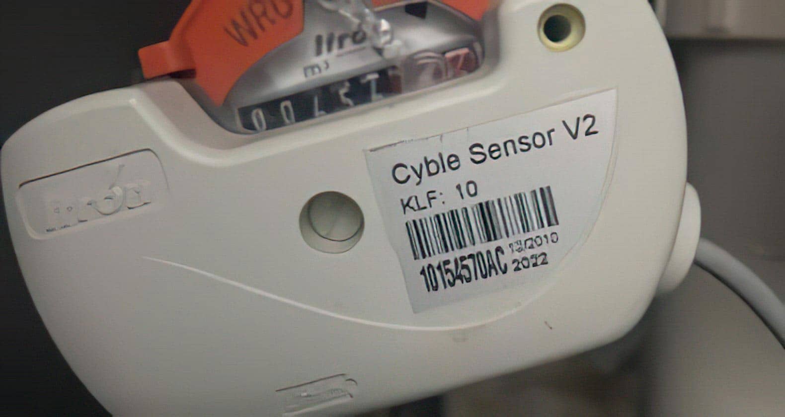 white Cyble hot water sensor v2
